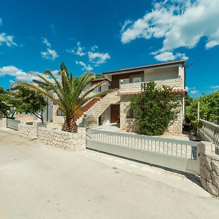 Apartments Lucica Vir Exterior photo