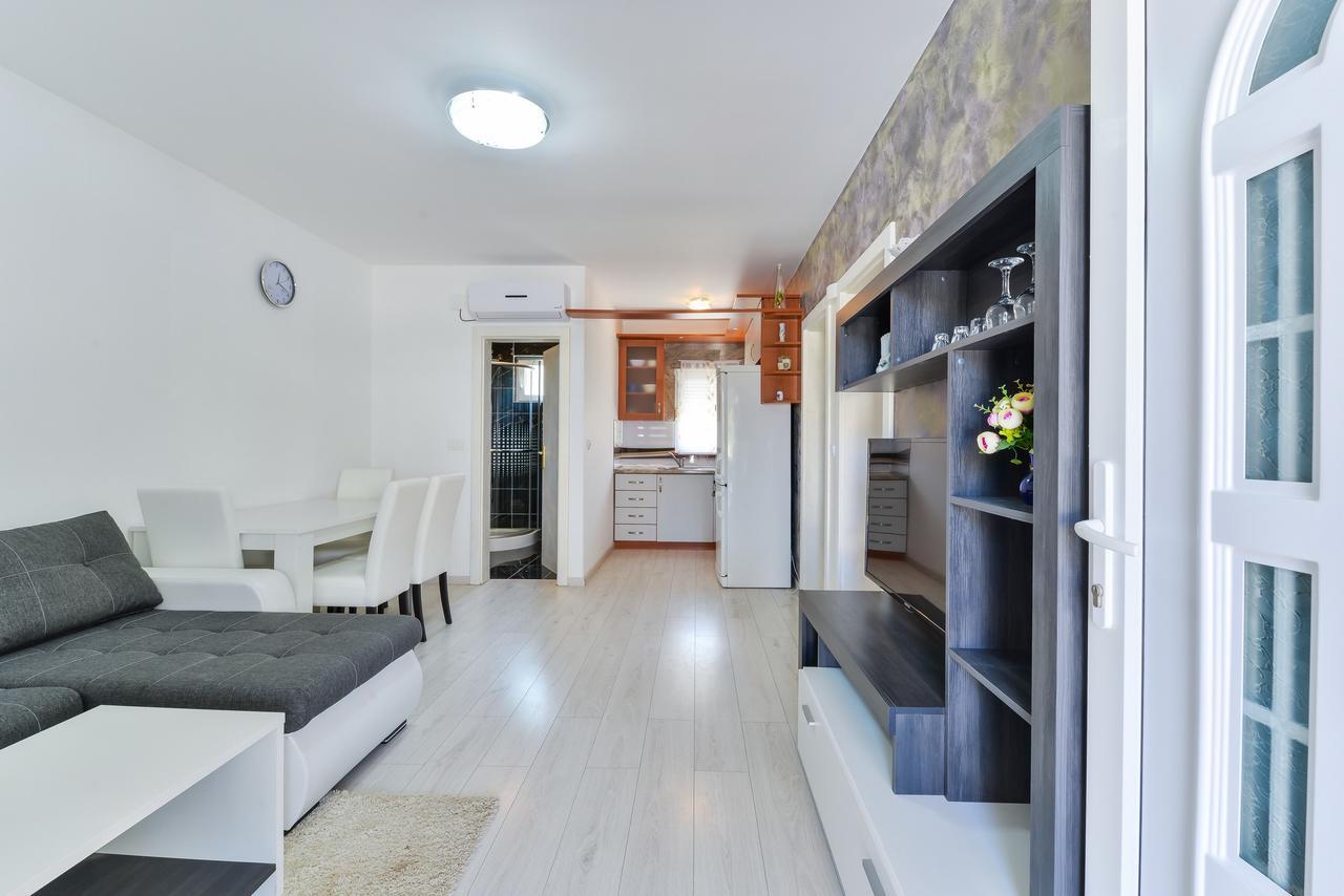 Apartments Lucica Vir Exterior photo
