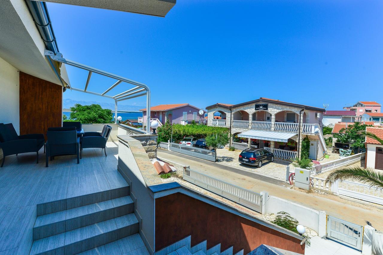 Apartments Lucica Vir Exterior photo